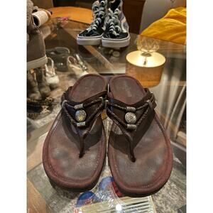 Minnetonka silverthorne Rialto brown braided leather thong sandals Sz 7 wmn